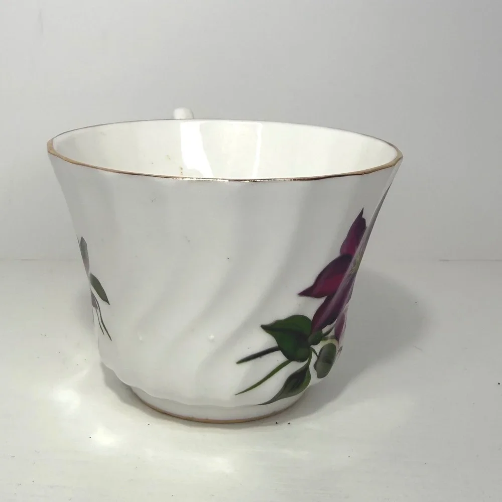 Royal Kendall‎ Bone China Teacup Purple Floral Design Gold Rim Made England